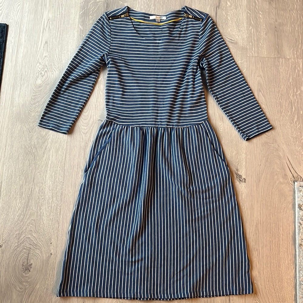 ❗️Price is FIRM❗️Boden Janie Jersey Striped Dress Zipper Shoulder Detail 6R